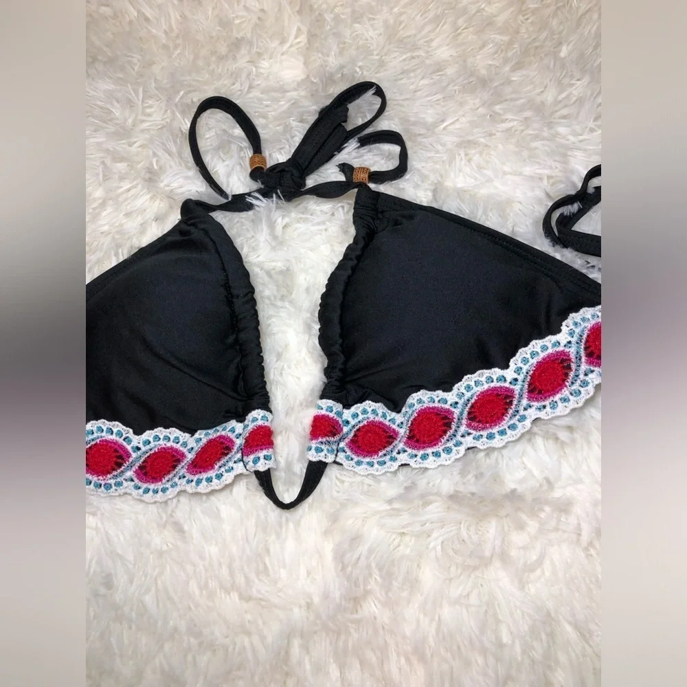 Black and Red Triangle Bikini Top DD